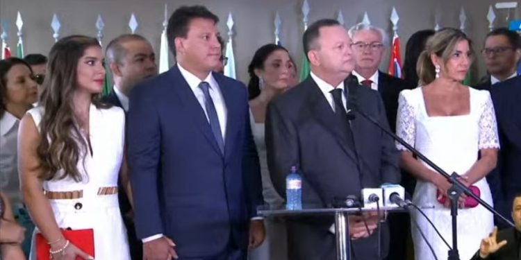 Carlos Brandão e Felipe Camarão são empossados Governadores em cerimônia na ALEMA    