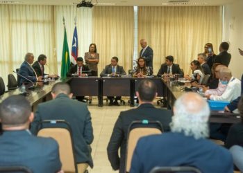 CCJ aprova parecer favorável a pedidos de licença do governador e do vice-governador para o ano de 2023