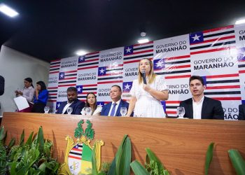 Iracema Vale prestigia lançamento de programa do governo para manutenção de rodovias