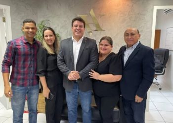 Vice-governador Felipe Camarão faz visita de cortesia a Bebeto Abas e Simplesmente Maria