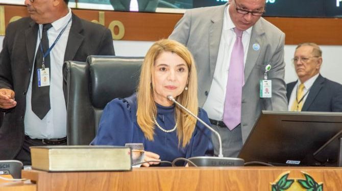 Marco Histórico – Iracema Vale é primeira mulher eleita presidente da Assembleia Legislativa do Maranhão