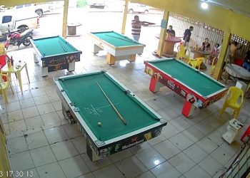 Vídeo: Dois homens executam grupo em bar após perder jogo de sinuca