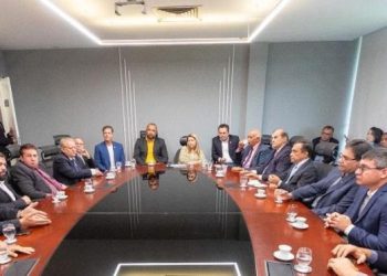 Iracema Vale discute fortalecimento da economia com representantes da classe empresarial maranhense