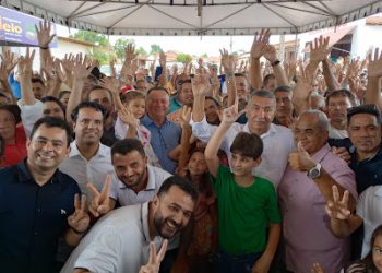 Governador Carlos Brandão é recebido com festa em Santa Filomena, Deputados e Prefeitos prestigiaram o evento 