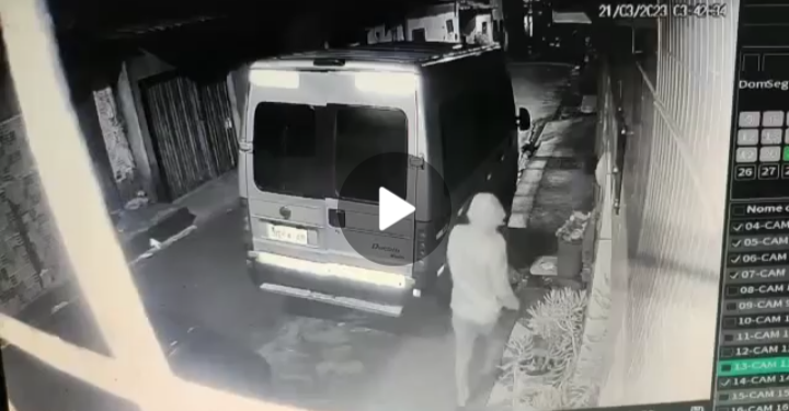 Vídeo – Bandidos tentam invadir casa da vereadora Fátima Araújo 