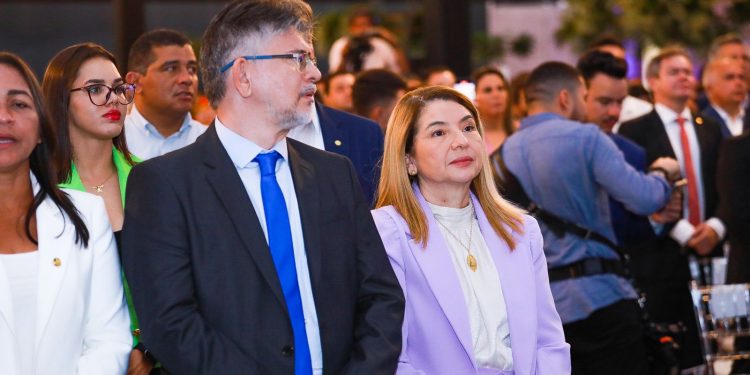 Imperatriz-Veja como foi a cerimônia de posse dos secretários. Presidente da ALEMA e Deputados prestigiaram o evento