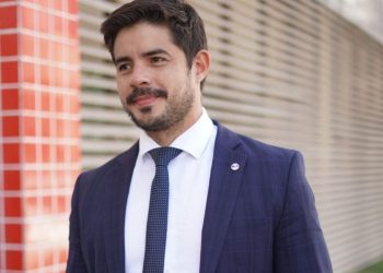 Flávio Costa sofre ondas de ataques, após se destacar como favorito a vencer eleições do Quinto Constitucional