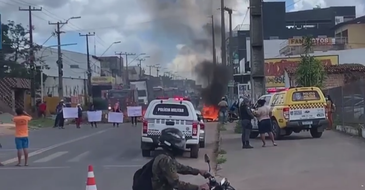 Paço do Lumiar – Funcionários terceirizados protestam por salários atrasados e bloqueiam MA-201 