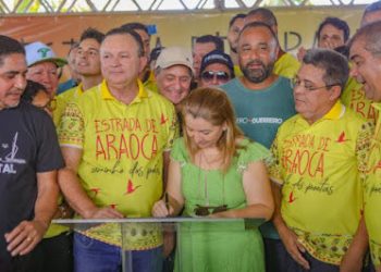 Ao lado do Governador Brandão Deputada Iracema Vale destaca benefícios da pavimentação que dá acesso à Praia de Araoca