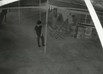 Vigia leva cerca dez golpes de faca nas costas enquanto dormia no bairro a Ponta d’Areia