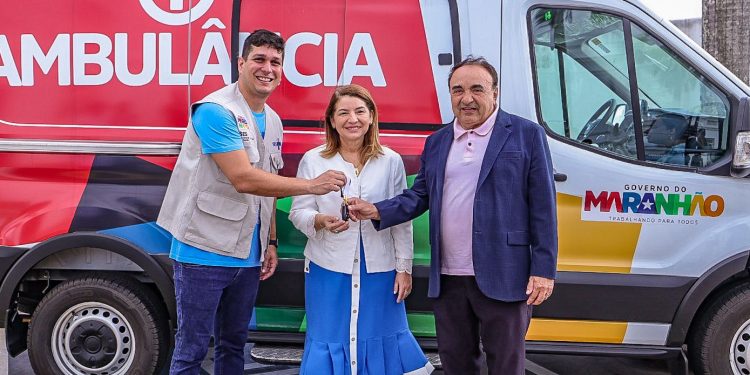 Iracema Vale viabiliza ambulância para município de Barreirinhas