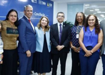 Iracema Vale recebe desembargadores José Gonçalo e Paulo Velten em visita ao posto do TRE na Alema