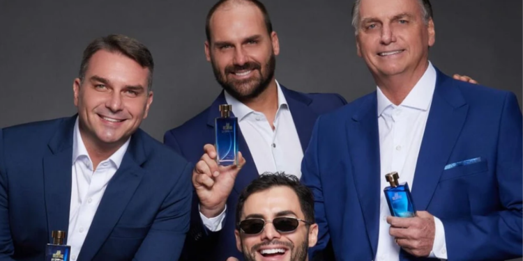 “Mito” ao lado dos filhos Bolsonaro lança novo perfume