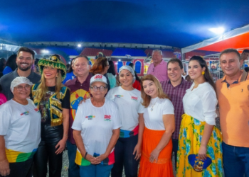 Iracema Vale participa da abertura do Arraial do Ipem e parabeniza governador pelo apoio à cultura