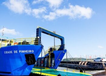 Carlos Brandão entrega mais um ferry boat na travessia entre a Ponta da Espera e o Cujupe