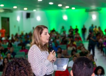 Iracema Vale ressalta importância da liderança feminina na Fetaema durante recondução de Angela Silva