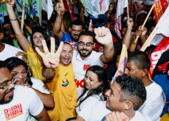 Dudu Diniz mobiliza multidão em caminhada por São José de Ribamar