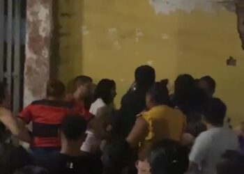 ESTÃO DESESPERADOS: Aliados de Julinho causam tumulto em frente ao comitê de Dudu Diniz, em Ribamar