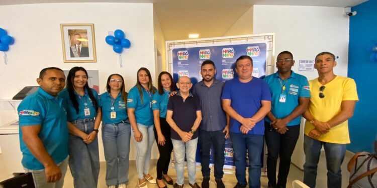 Dudu Diniz participa da entrega de mais de 600 óculos na Policlínica de São José de Ribamar