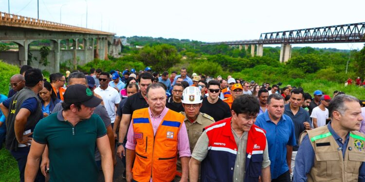 Em coletiva de imprensa, ministro dos Transporte anuncia cerca de R$ 150 milhões para reconstrução da ponte que liga o Maranhão ao Tocantins