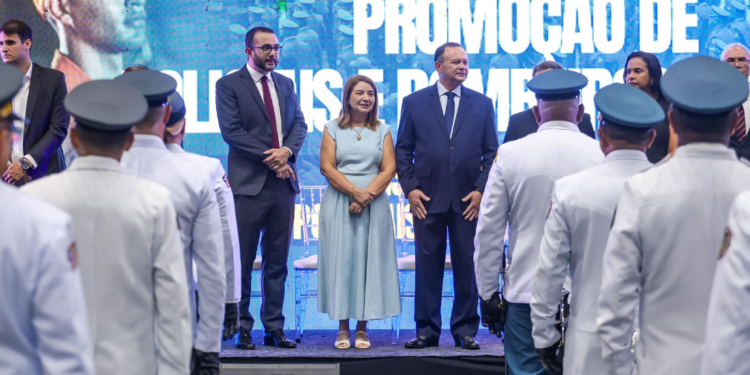 Iracema Vale participa de ato de promoção de militares da PM e do Corpo de Bombeiros do Maranhão 