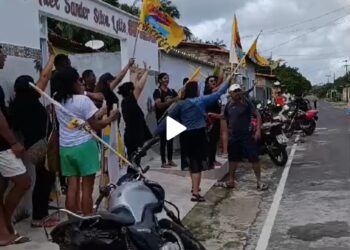 Professores da rede municipal de Porto Rico protestam cobrando direitos dos repasses da gestão para a categoria 