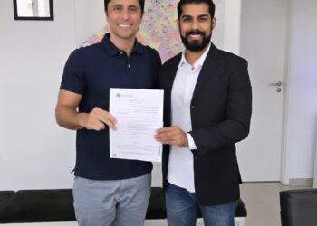 Conselho Regional de Fonoaudiologia entrega proposta sobre piso salarial ao Deputado Duarte 