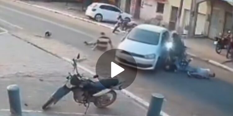 Manobra irregular deixa pelo menos três feridos após colisão com carro em Senador La Rocque 