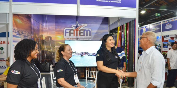 Estande da FAMEM fortalece presença dos municípios na primeira edição da Expoturismo