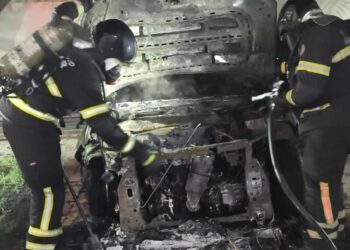 Carro pega fogo em condomínio de luxo do bairro do Calhau em São Luís