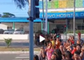 Manifestação pacífica reúne familiares em frente ao Hospital da Criança de São Luís por justiça e esclarecimentos